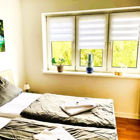 Lägenhet 3-zimmer-apartment Mit Parkplatz In City-naehe *