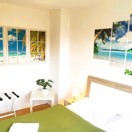 3-zimmer-apartment Mit Parkplatz In City-naehe Lägenhet Kiel