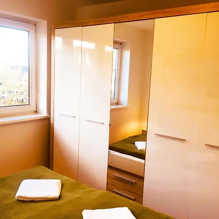 3-zimmer-apartment Mit Parkplatz In City-naehe Lägenhet